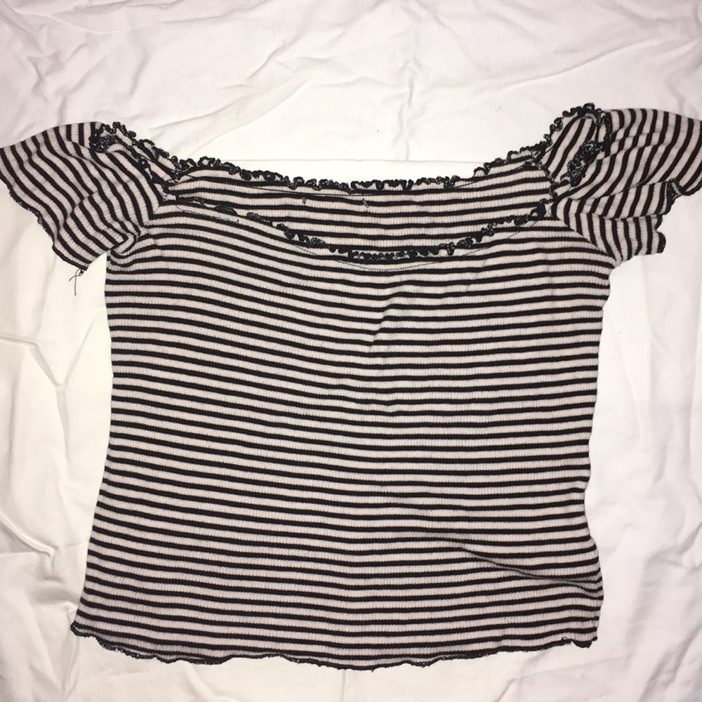 Striped off-the-shoulder striped stretchy top